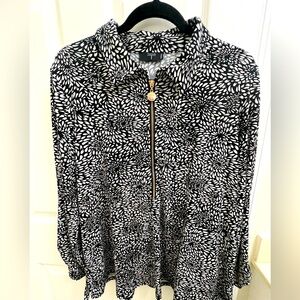 Black and White Patterned Zip-Up Top